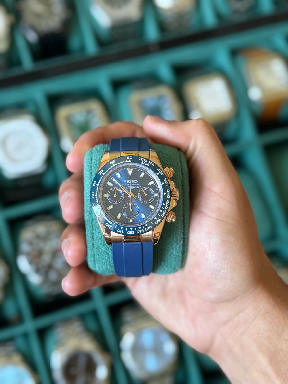 Seiko Mod: Rose Gold Blue Rubber Strap Daytona
